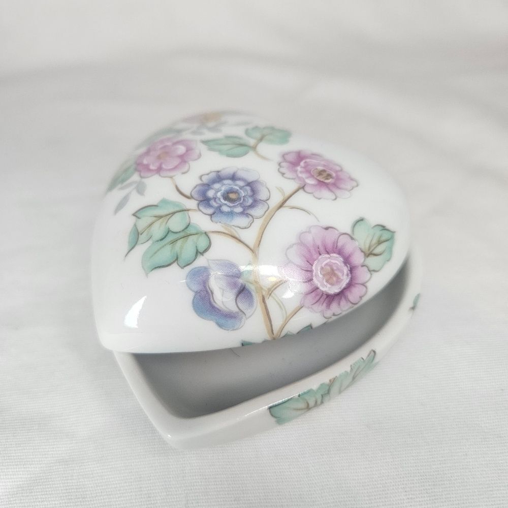 Vintage Porcelain Flowers Floral Heart Trinket Box EUC 90s